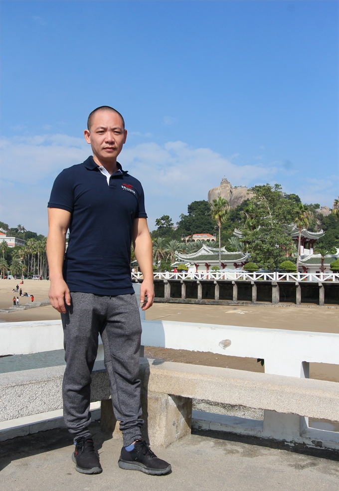 2017第三季度明星员工故事(胡毅)